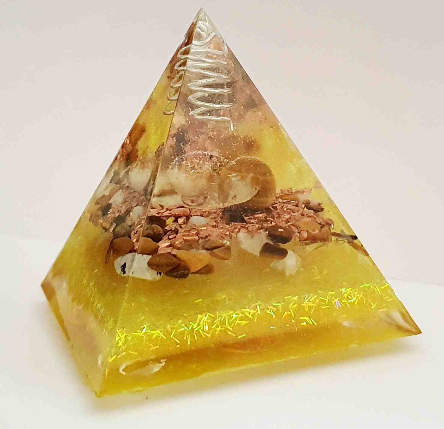 Orgonites, Piramides, Middel Geel klein