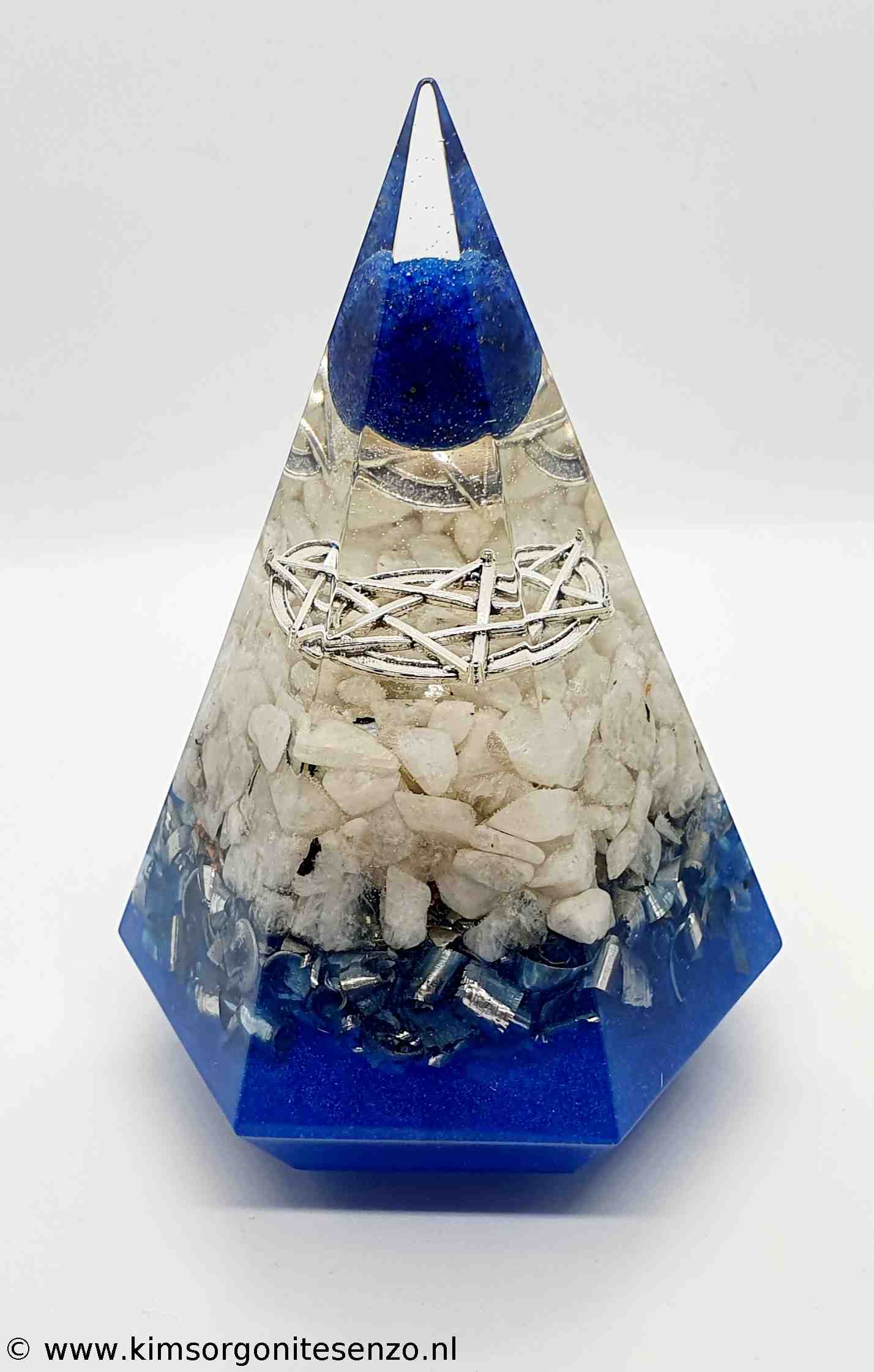 Orgonites, Piramides, Piramide Kegel Medium-Large Zeshoek Piramide met Lapis Lazuli, Maansteen en Bergkristal