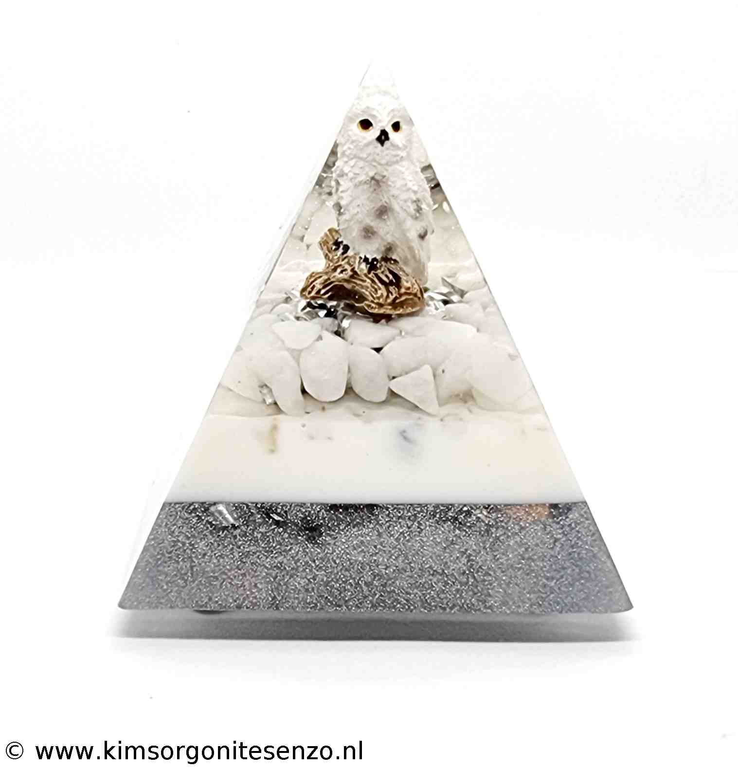 Orgonites, Piramides, Middel Piramide met Bergkristal, Rozenkwarts en Sneeuwkwarts