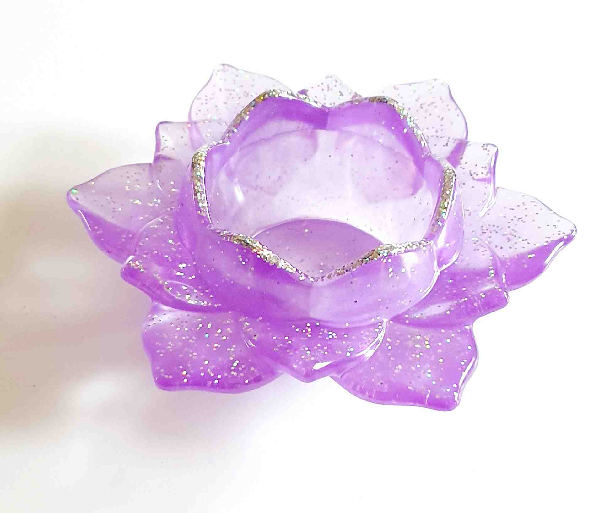 Resin art, Kaarshouder Lotus Glitter paars